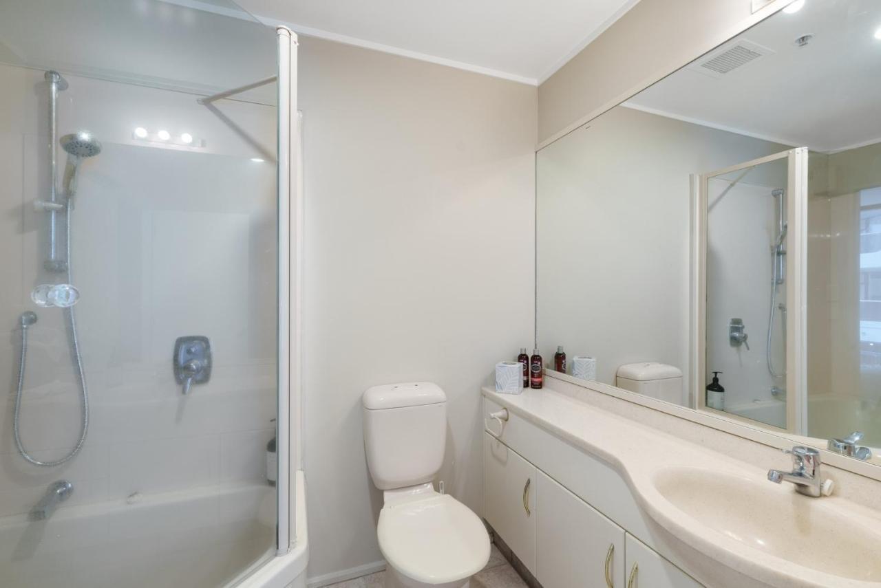 Oceanside Apartment With Garden Views 마운트마운가누이 외부 사진