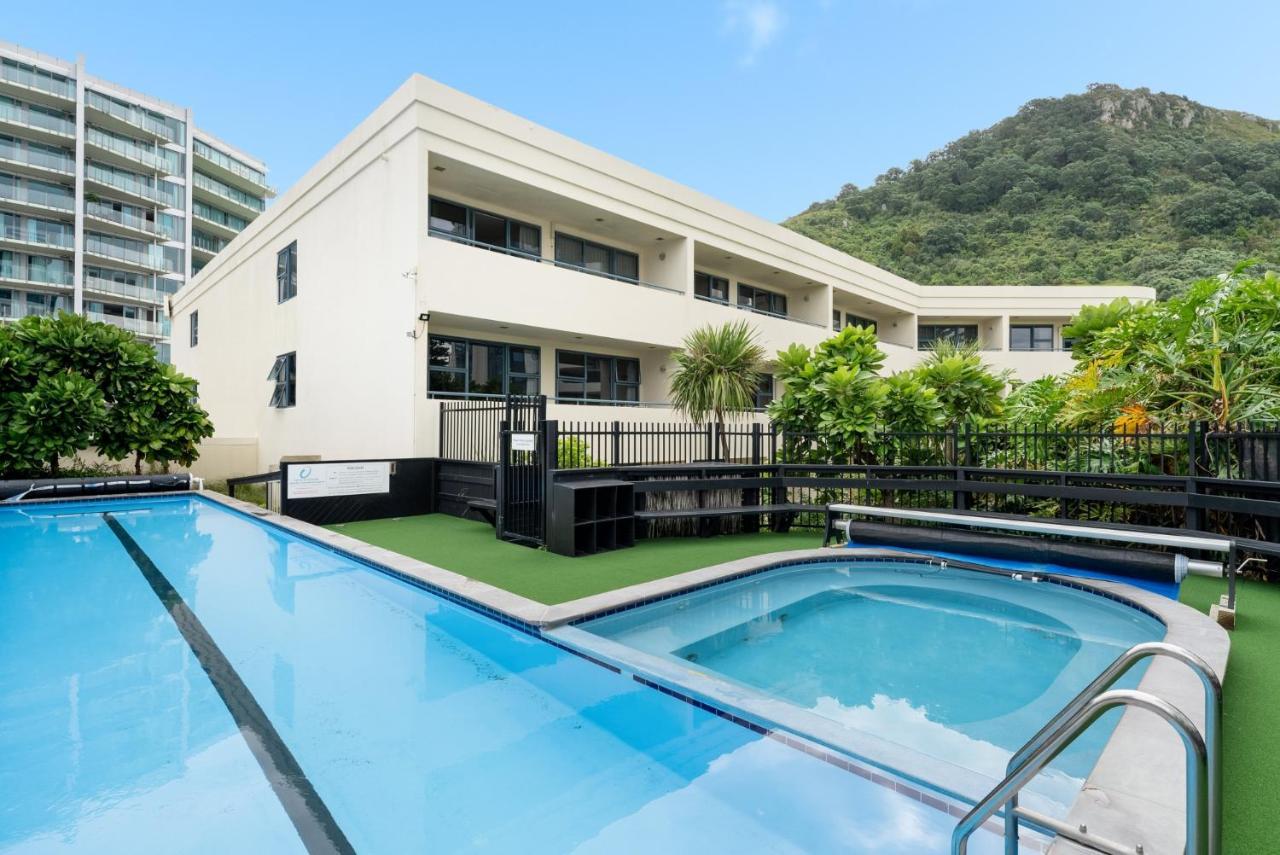 Oceanside Apartment With Garden Views 마운트마운가누이 외부 사진