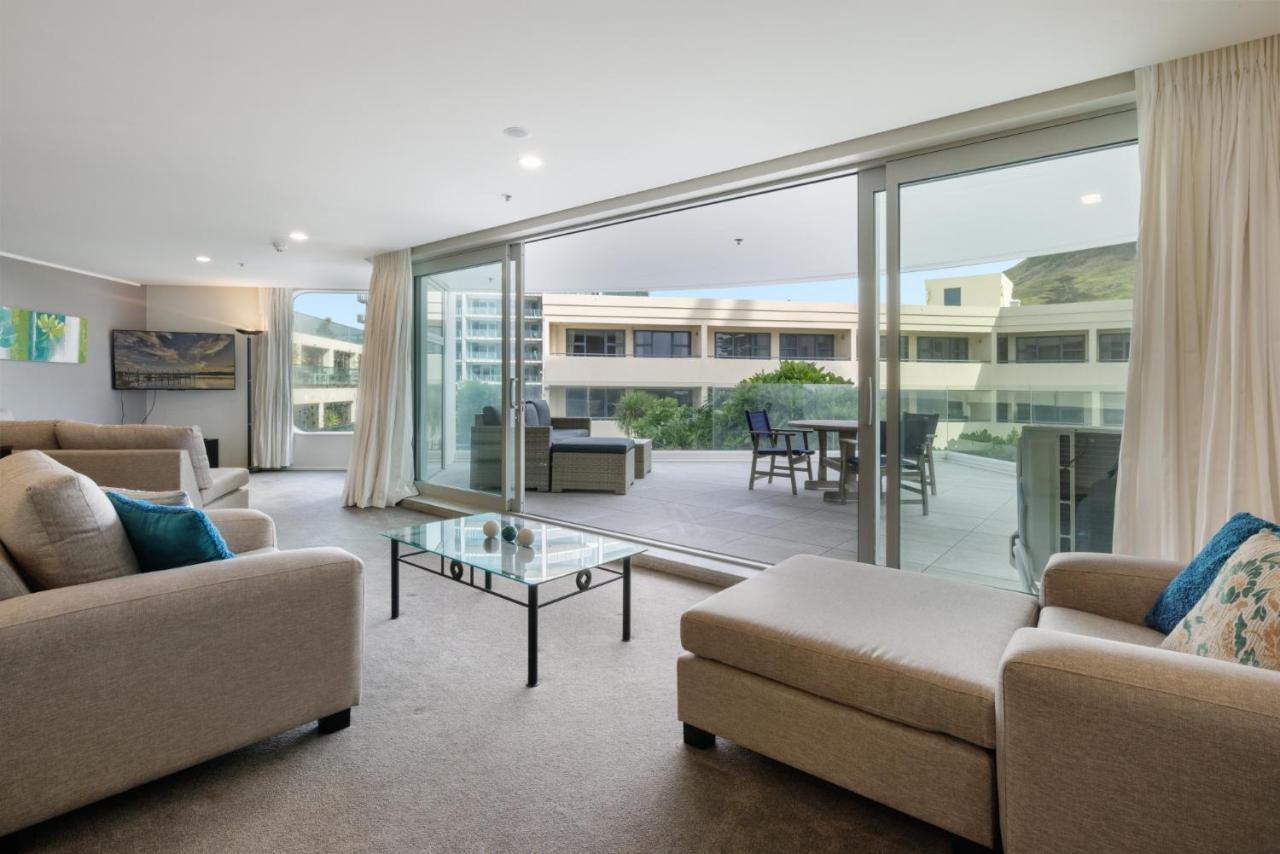Oceanside Apartment With Garden Views 마운트마운가누이 외부 사진